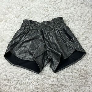Lululemon Tracker Short V *4" Foil Luminosity Foil Print Black Silver